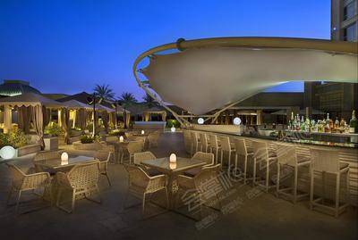 Hilton Dubai Al Habtoor CityFirefly bar area